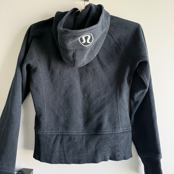 Lululemon sweater - Picture 1 of 2